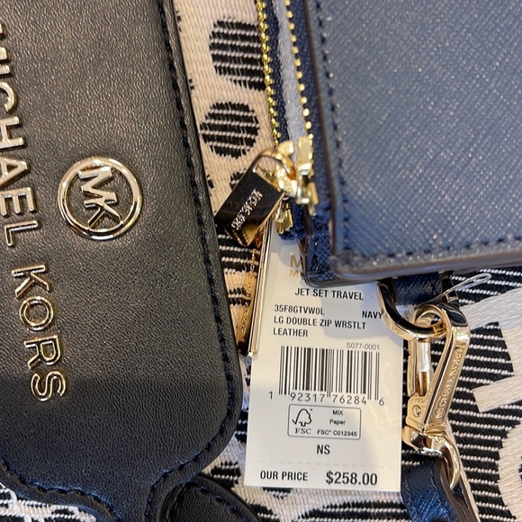 MICHAEL KORS LARGE DOUBLE ZIP WRISTLET WALLET PHONE CASE 
Navy NWT - Picture 16 of 16